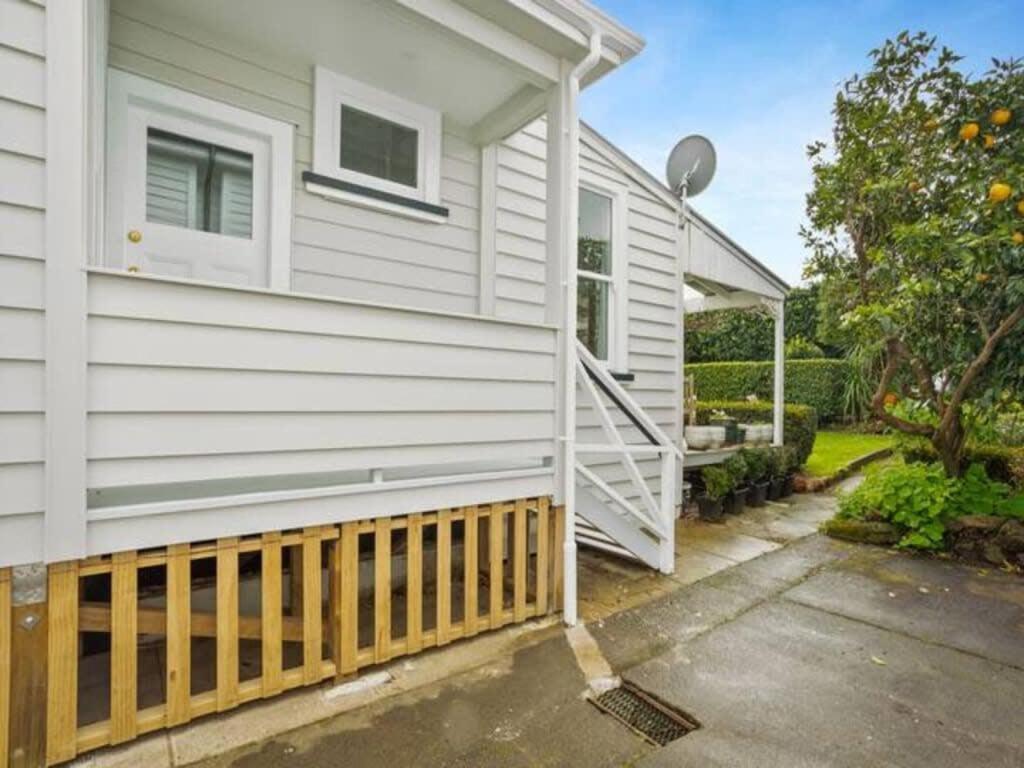 Cheerful 1 Bedroom Home With Free Parking オークランド エクステリア 写真